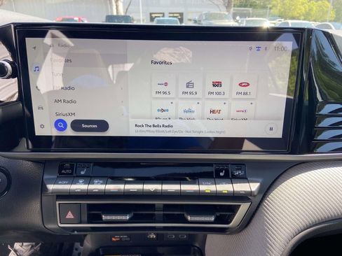 Used 2025 Toyota Camry SE w/ Multimedia Upgrade Package FWD image 24