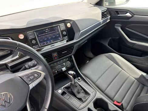 Used 2024 Volkswagen Jetta SE FWD image 20