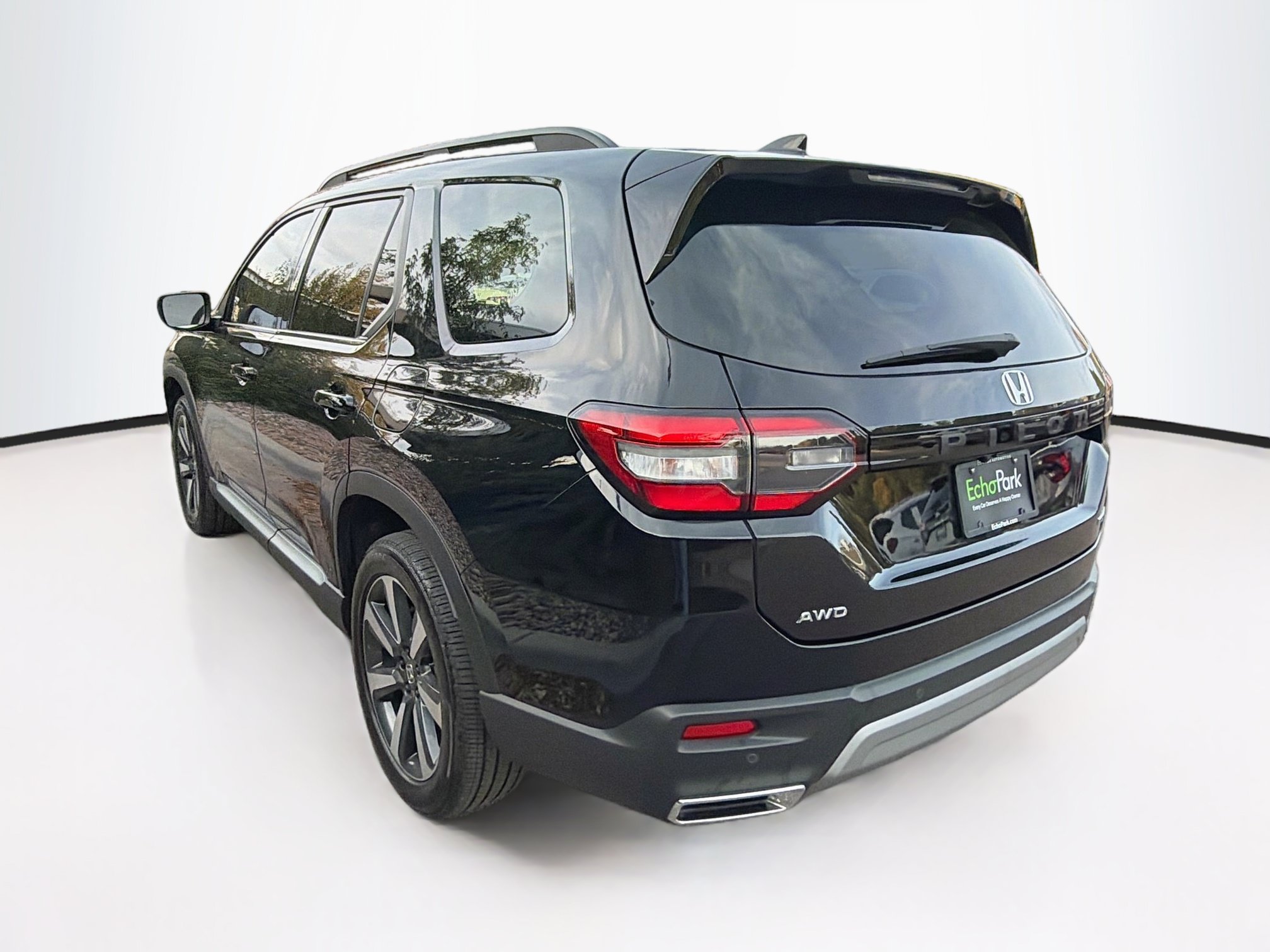 Used 2025 Honda Pilot Touring image 5