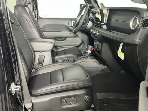 New 2025 Jeep Gladiator Sport w/ Premium Package image 28