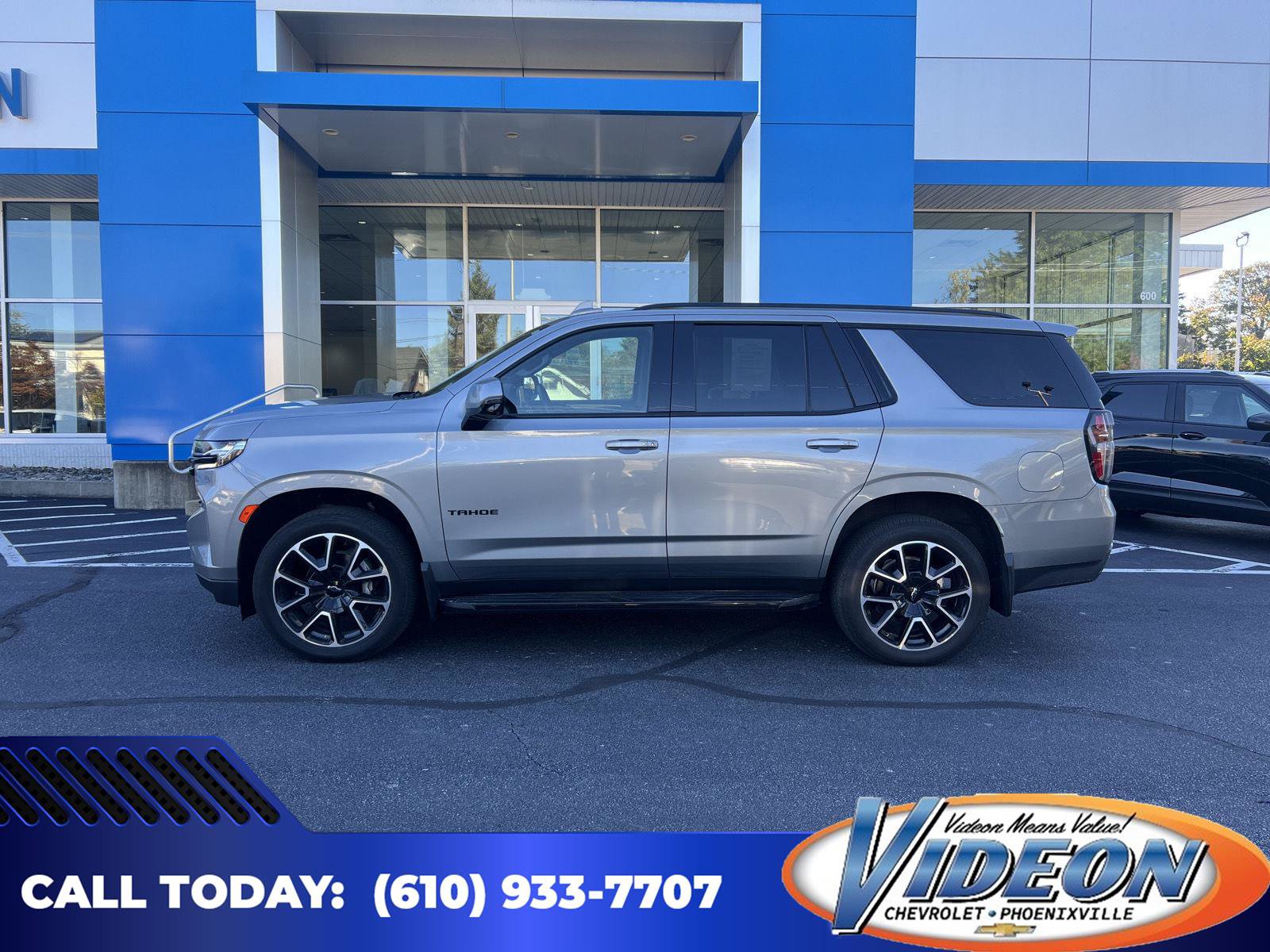 Used 2024 Chevrolet Tahoe RST w/ Luxury Package AWD/4WD image 1