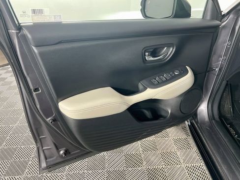 Used 2023 Honda HR-V EX-L image 19