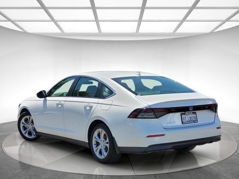 Certified 2025 Honda Accord LX image 5