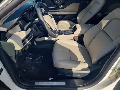 New 2026 Lincoln Corsair Premiere FWD image 12