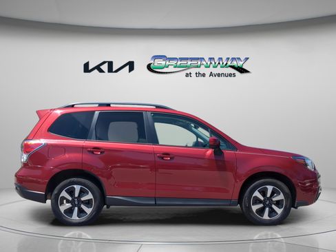 Used 2018 Subaru Forester 2.5i Premium w/ All-Weather Package image 7