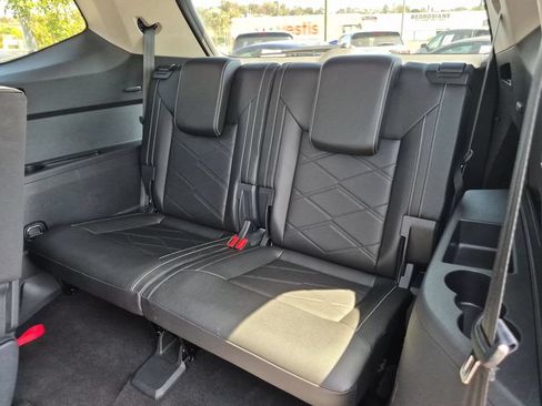 Used 2025 Volkswagen Atlas SE AWD/4WD image 30