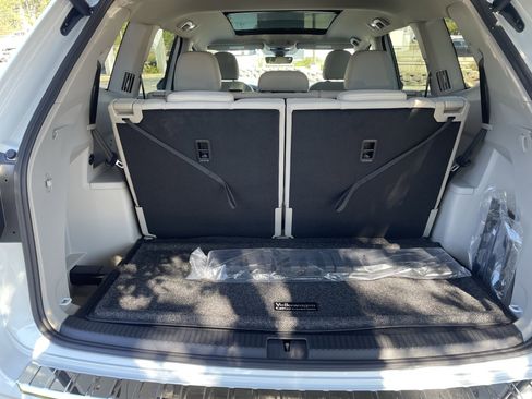 New 2026 Volkswagen Atlas SE FWD image 9