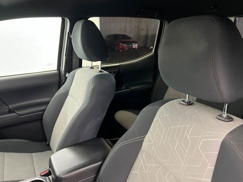 Used 2023 Toyota Tacoma TRD Off-Road image 18