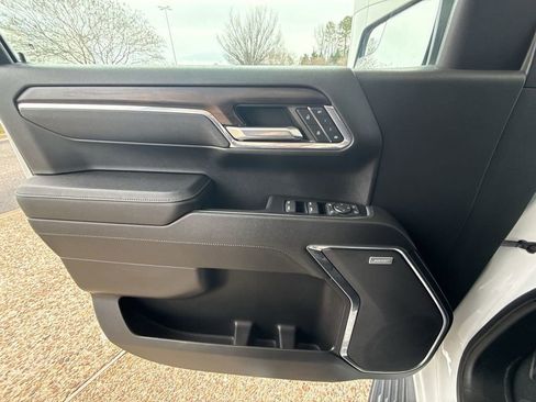 Certified 2023 GMC Sierra 1500 SLT w/ SLT Convenience Package image 22