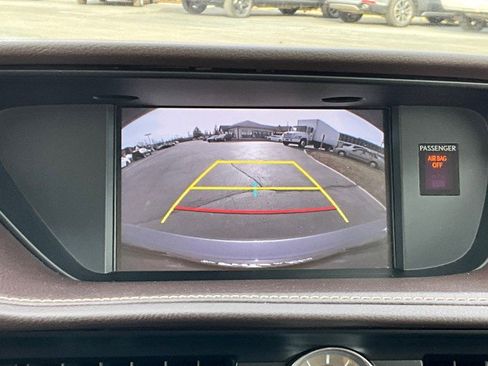 Used 2018 Lexus ES 350 w/ Luxury Package w/Wood Trim image 22