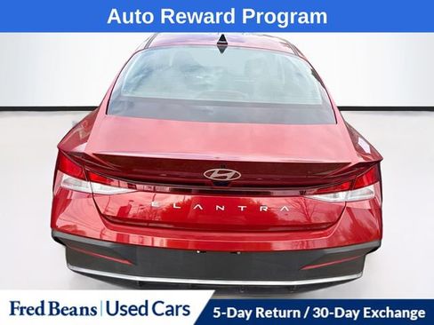 Certified 2024 Hyundai Elantra SEL FWD image 6