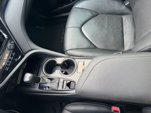 Used 2021 Toyota Camry XSE image 18