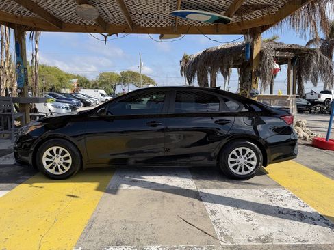 Used 2021 Kia Forte Sedan image 6