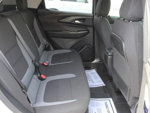 Used 2025 Chevrolet TrailBlazer LT FWD image 10