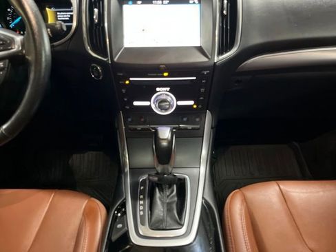 Used 2018 Ford Edge Titanium w/ Equipment Group 301A AWD/4WD image 24