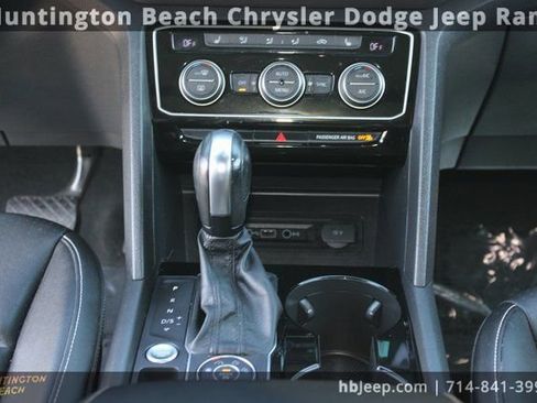 Used 2020 Volkswagen Atlas Cross Sport SEL image 18