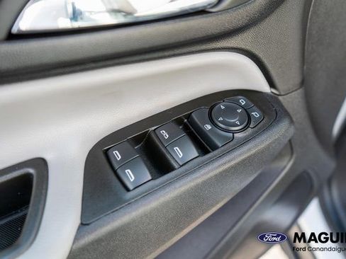 Used 2024 Chevrolet Equinox LS w/ LS Convenience Package FWD image 17