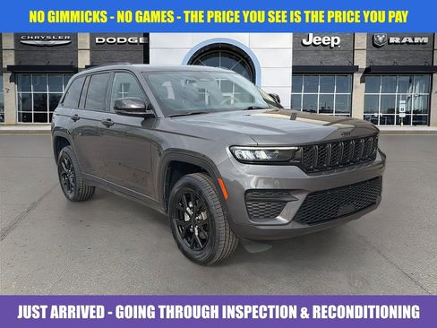 Used 2024 Jeep Grand Cherokee Altitude image 1