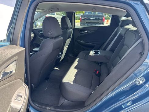 Used 2025 Chevrolet Malibu LT image 12