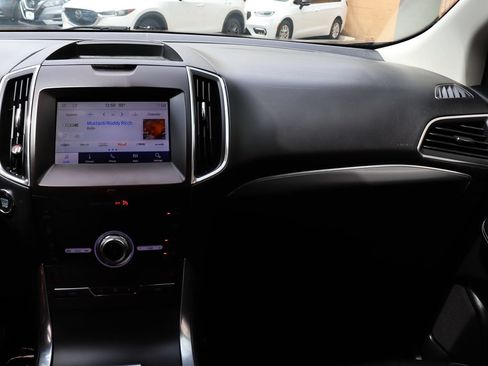 Used 2020 Ford Edge Titanium FWD image 45