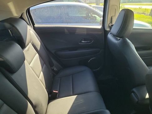 Used 2021 Honda HR-V EX-L image 3