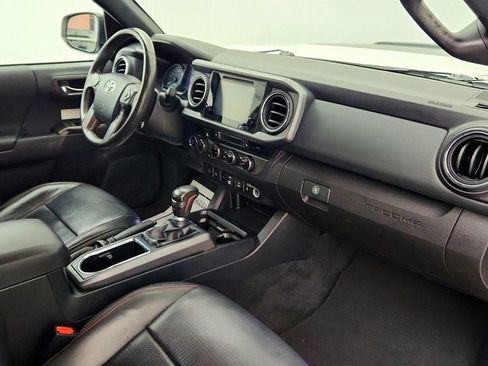 Used 2018 Toyota Tacoma TRD Pro AWD/4WD image 24