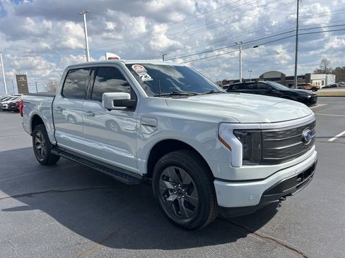 Used 2023 Ford F150 Lightning Lariat w/ Equipment Group 511A High image 23