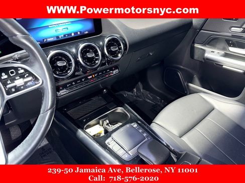 Used 2021 Mercedes-Benz GLA 250 4MATIC w/ Premium Package image 18