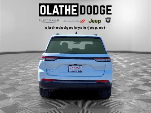 New 2026 Jeep Grand Cherokee Altitude AWD/4WD image 29