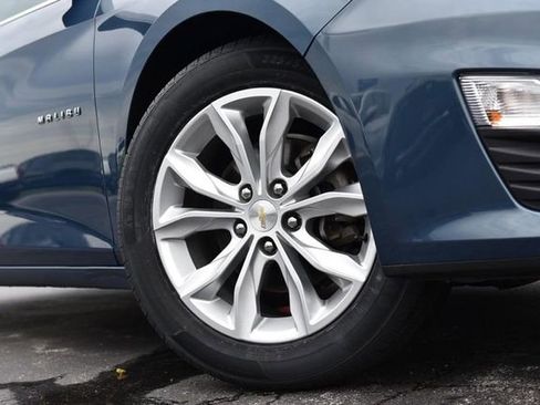 Used 2024 Chevrolet Malibu LT FWD image 3