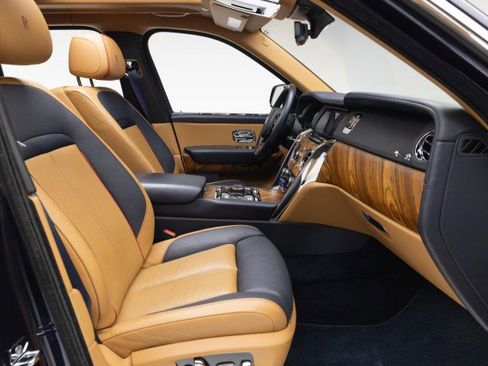 Used 2019 Rolls-Royce Cullinan image 30