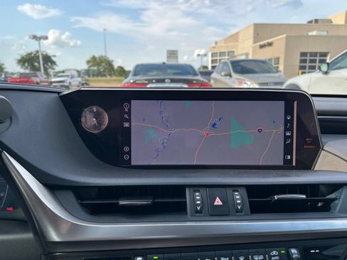 Used 2020 Lexus ES 350 w/ Premium Package FWD image 12