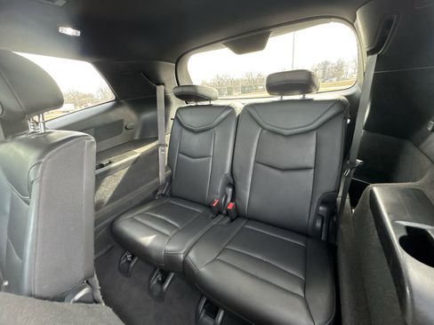 Certified 2022 Cadillac XT6 Premium Luxury image 23