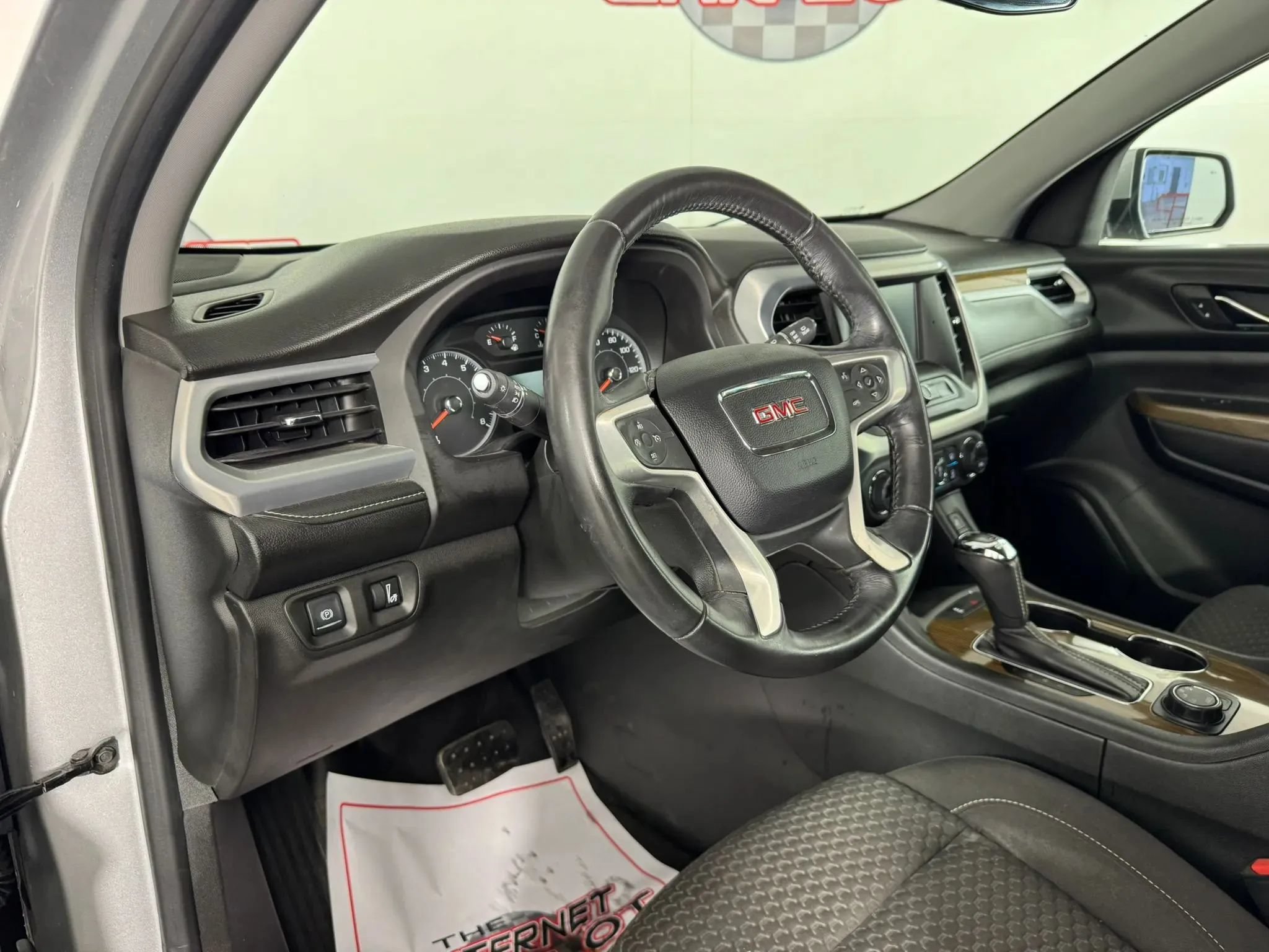 Used 2017 GMC Acadia SLE w/ Driver Alert Package I AWD/4WD image 10