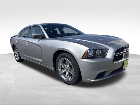 Used 2014 Dodge Charger SE w/ Sport Appearance Group RWD image 5