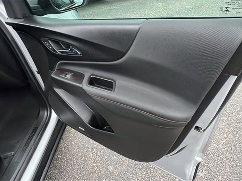 Used 2022 Chevrolet Equinox RS w/ RS Leather Package image 17