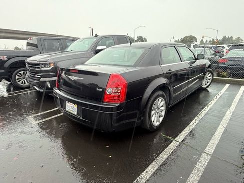 Used 2008 Chrysler 300 LX image 4