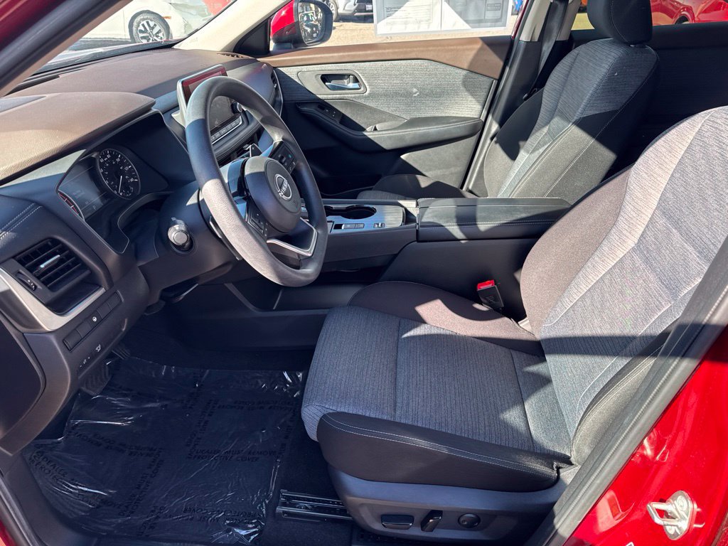 Used 2023 Nissan Rogue SV FWD image 12