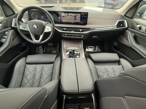 Used 2025 BMW X7 xDrive40i image 32