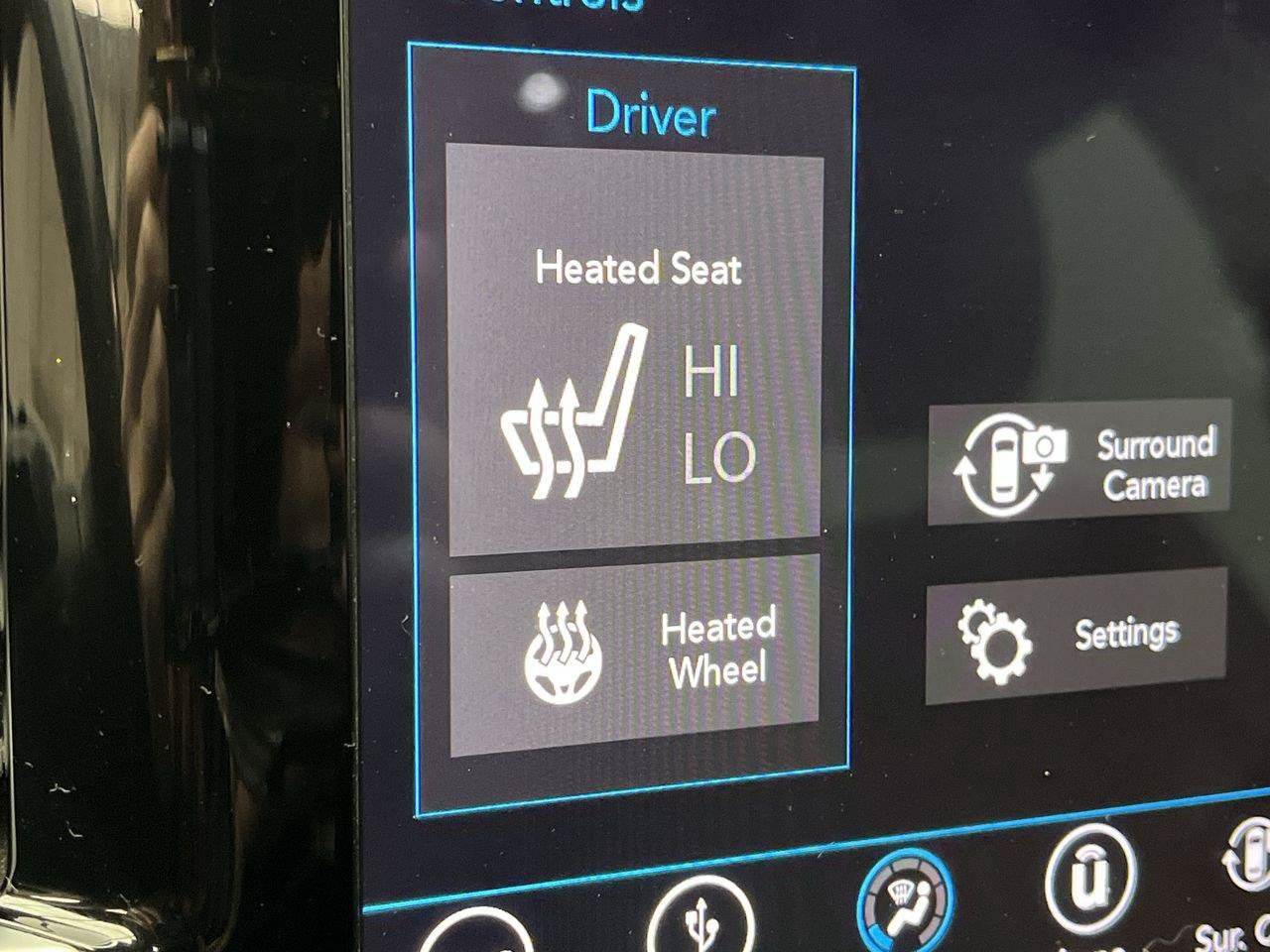Used 2018 Chrysler Pacifica Touring-L Plus FWD image 22