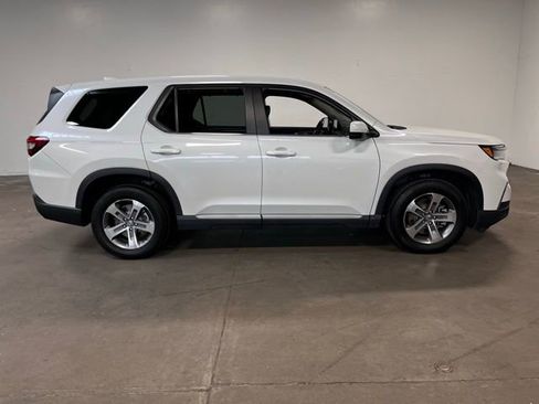 Used 2023 Honda Pilot EX-L image 2