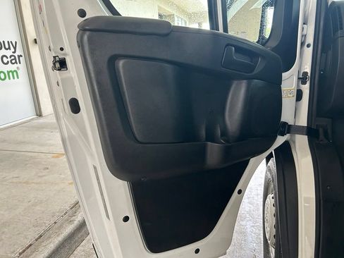 Used 2025 RAM ProMaster 2500 w/ Convenience Group FWD image 35