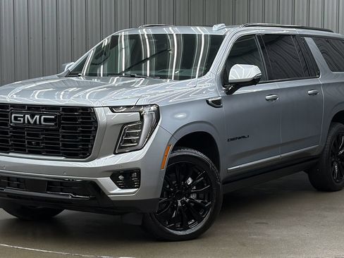 Used 2025 GMC Yukon XL Denali w/ Sun & Power Step Package AWD/4WD image 1