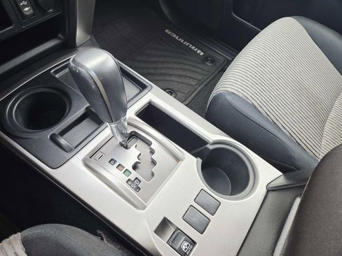 Used 2015 Toyota 4Runner SR5 image 34