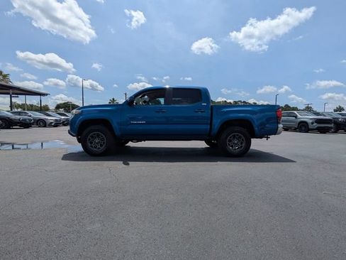 Used 2018 Toyota Tacoma SR5 RWD image 8