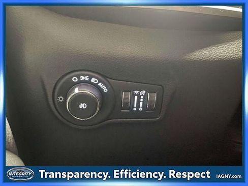 Used 2023 Jeep Compass Latitude AWD/4WD image 20