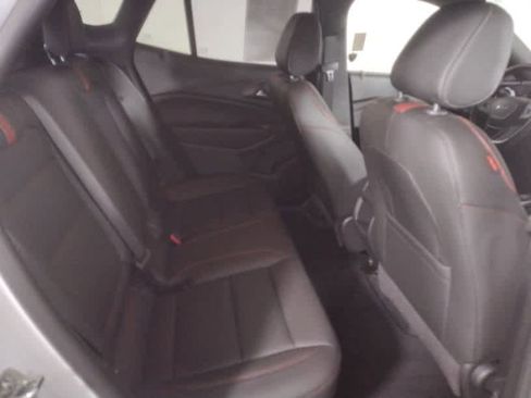 Used 2024 Chevrolet Trax RS w/ Sunroof Package image 27