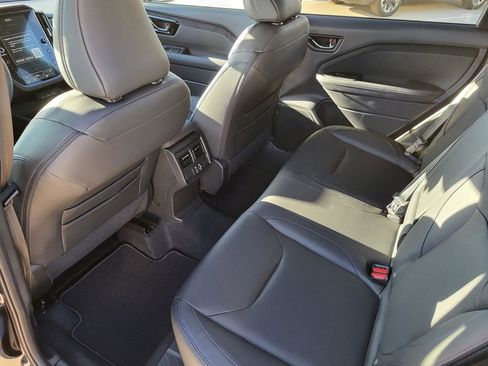 New 2025 Subaru Forester Limited image 5