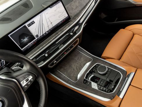 Used 2024 BMW X5 xDrive40i w/ Parking Assistance Package image 30