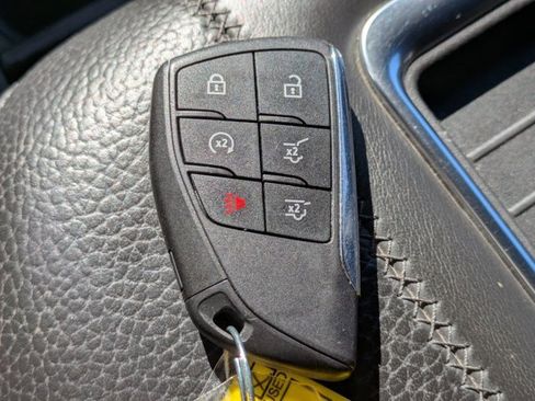 Used 2024 GMC Yukon XL Denali image 26